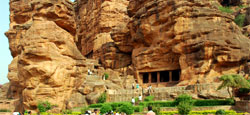 Shravanabelagola - Sakleshpur - Chikmagalur - Hampi - Badami Tour
